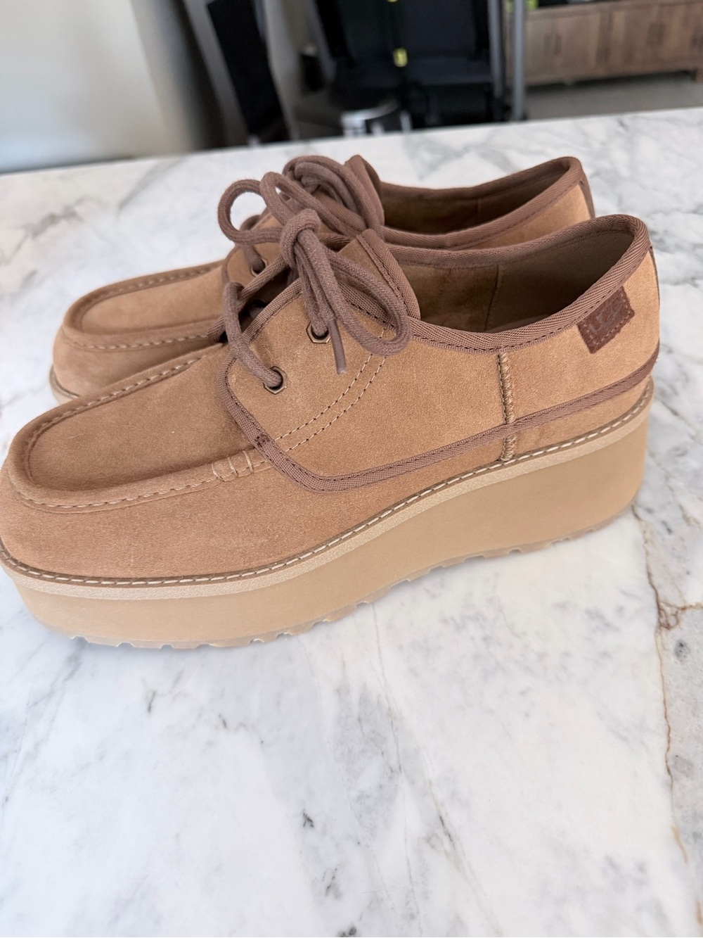 UGG Womenโs Tan Suede Platform Lace-Up Shoes